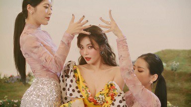 【4K超清MV】【韩国歌手 泫雅HyunA《Flower Shower》 女神驾临 身材超辣】【MP4/313M/城通/夸克】