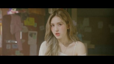 【4K超清MV】【全昭弥Somi《WhatYouWaitingFor》纯白少女挖机梦】【WEBM/243M/城通/夸克】