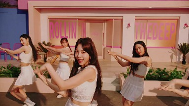 【4K超清MV】【韩国女团BraveGirls《Chi Mat Ba Ram(치맛바람)》】【WEBM/501M】