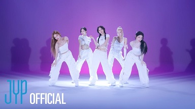 【4K超清MV】【韩国女团itzy《None of My Business》表演版MV】【WEBM/563M/夸克】