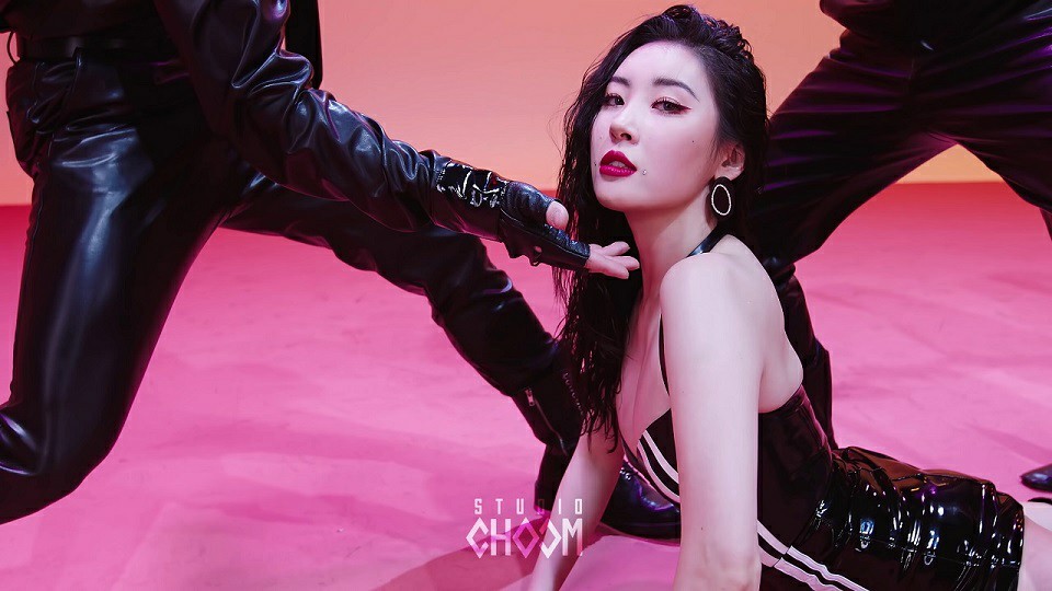 韩国歌手宣美Sunmi 2021单曲《Tail》尾巴大尺度练习室版4K超清MV！