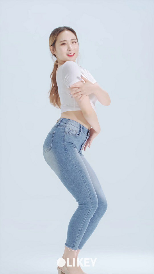 韩国LIKEY系列模特紧身牛仔裤美女模特性感激情热舞视频下载