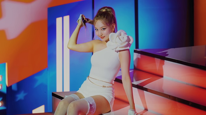 韩国女团Twice林娜琏Nayeon《Pop!》4K超清MV下载